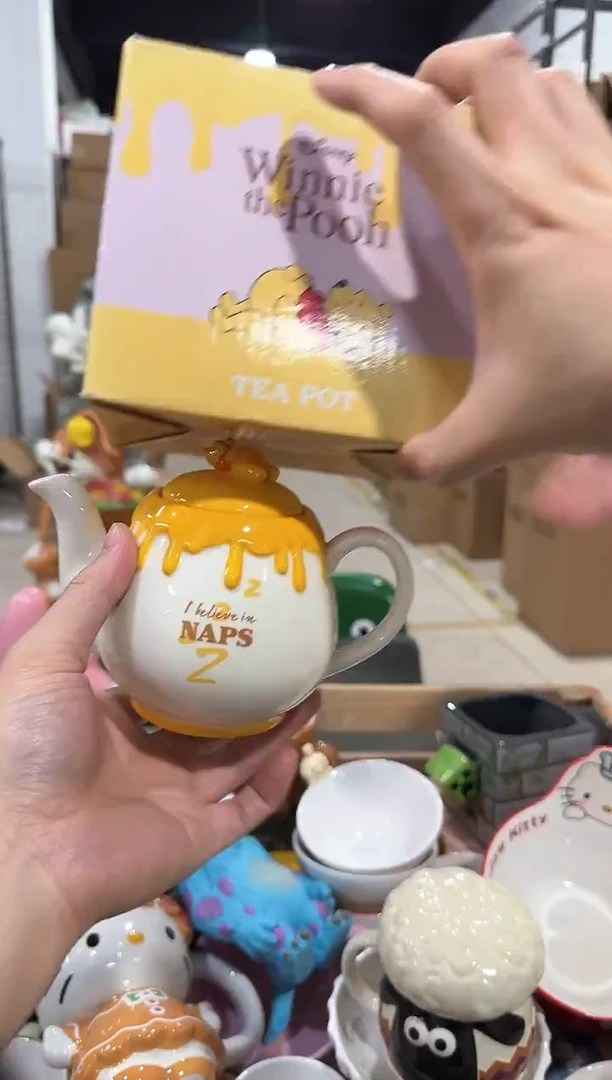 瓷片原盒维尼蜂蜜茶壶