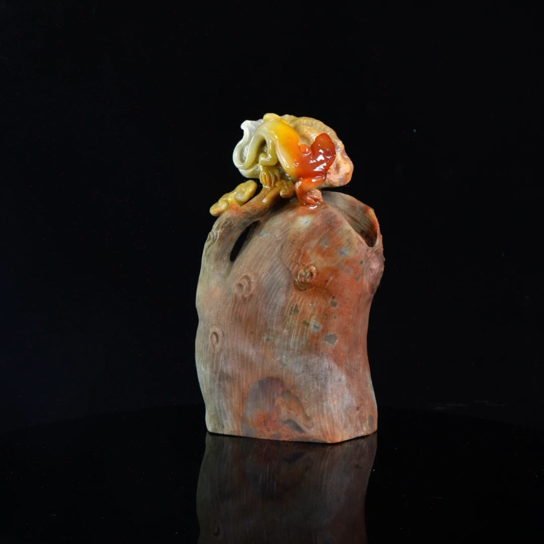 Lot.7.三彩芙蓉心心相蜥笔筒雅玩988.5克15x9x5.5cm