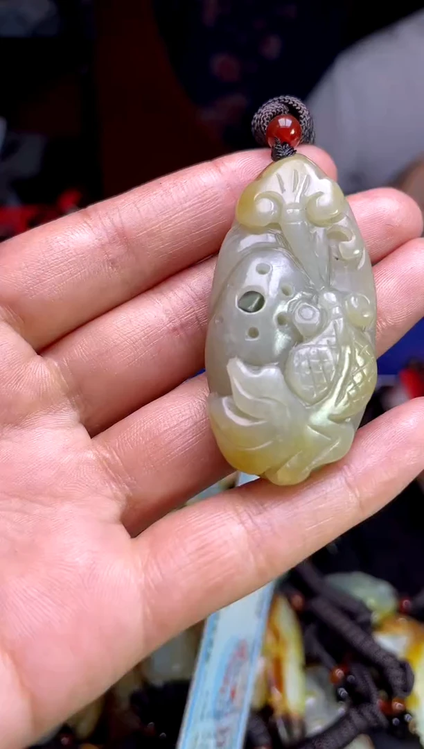 和田玉未镶嵌颈饰1