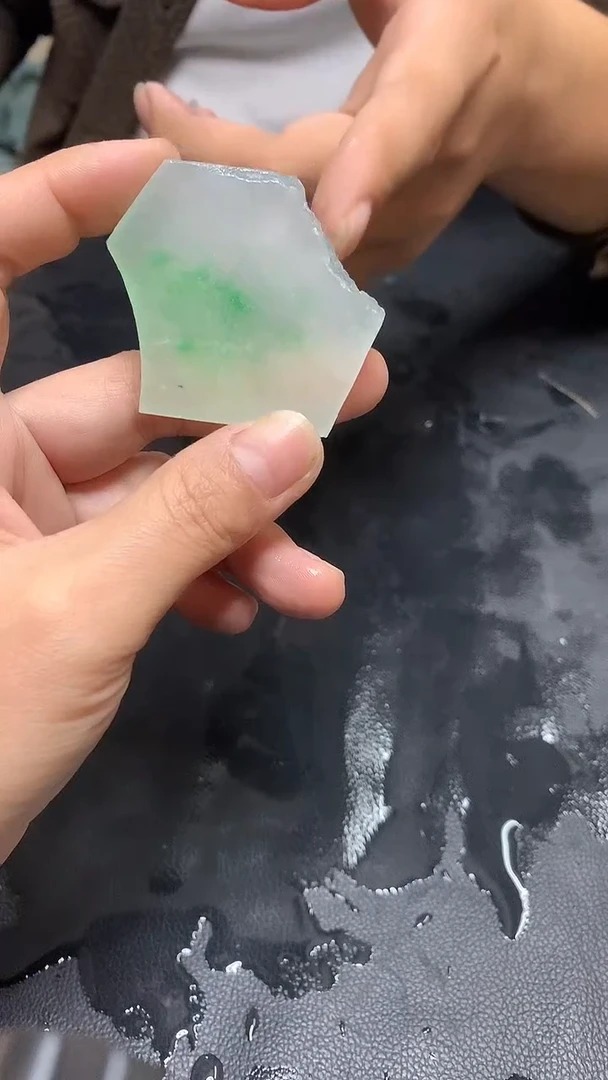 玉冰飘花边角毛坯