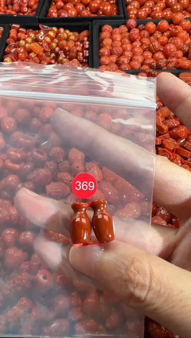 颈饰未镶嵌南红玛瑙1