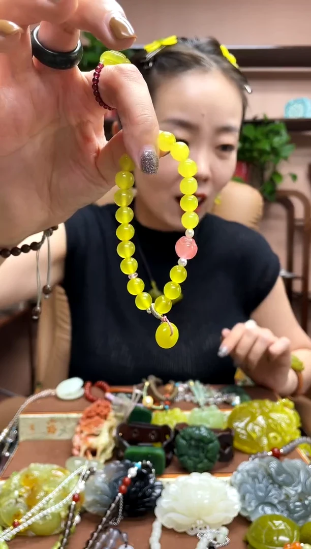 未镶嵌岫玉手串多样性发货发其中之一