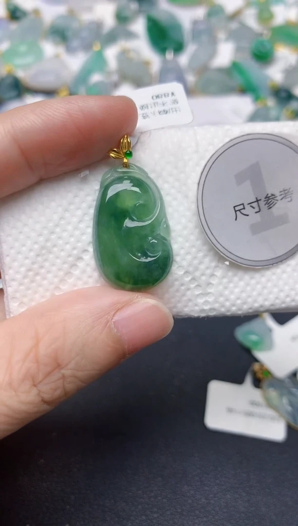 颈饰18K金镶嵌翡翠天然缅甸A货翡翠