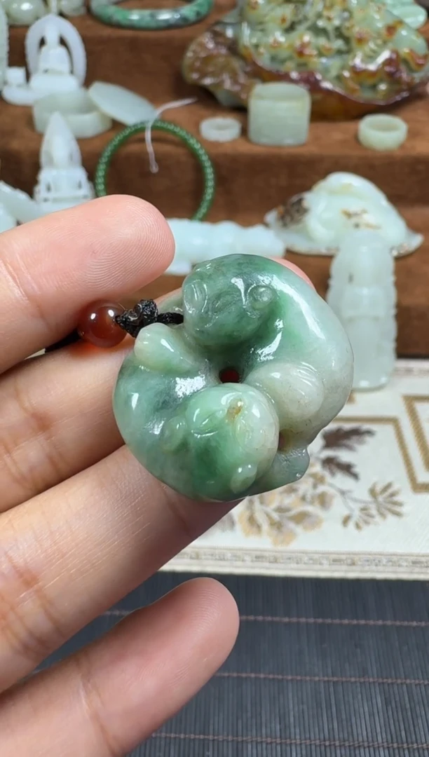 颈饰未镶嵌翡翠1