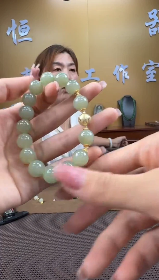 颈饰未镶嵌和田玉手串12mm399