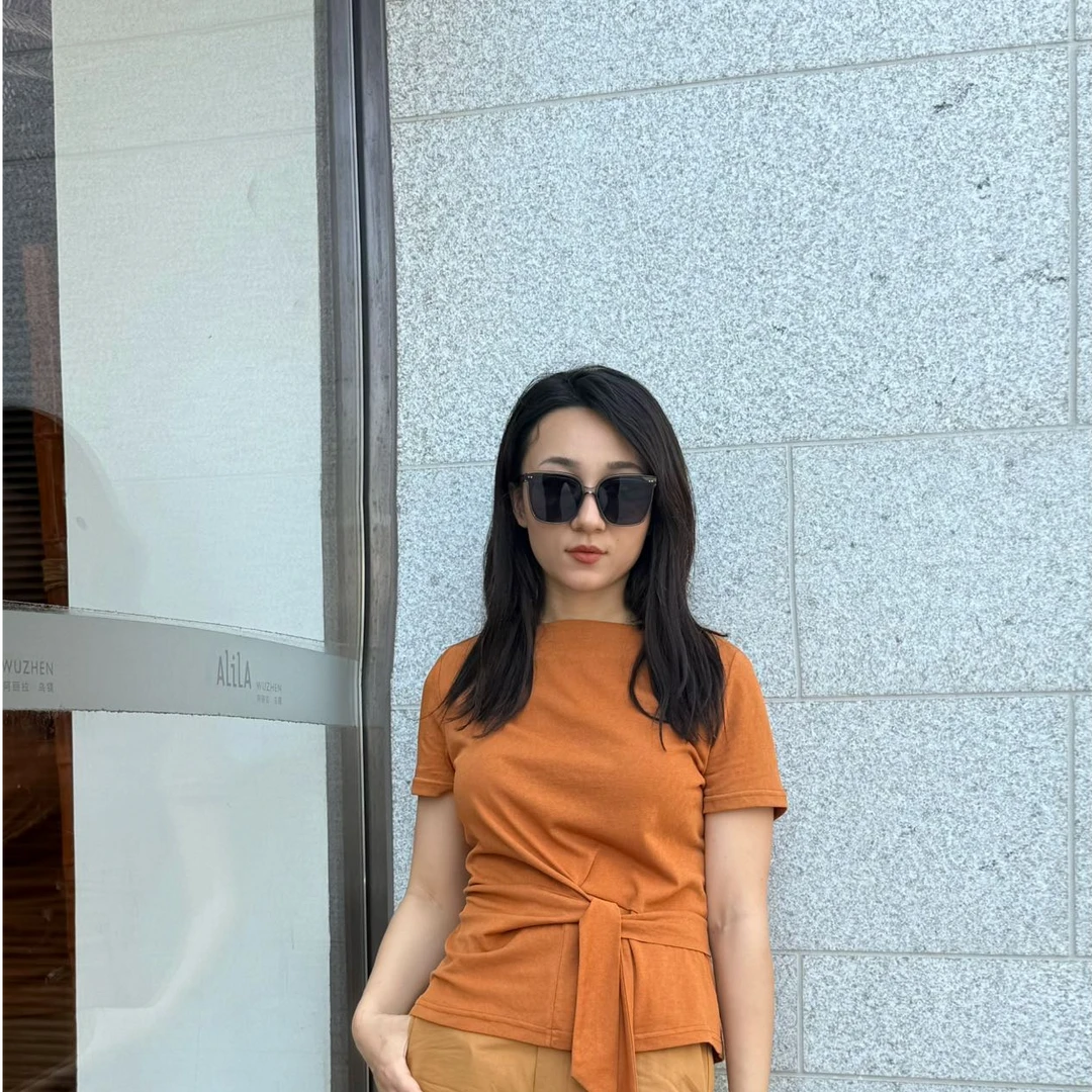 修身型常规款型百搭设计师时尚设计感T恤【单上衣】