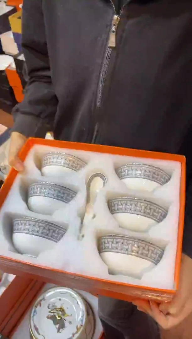 杯鸿辉家品牌瓷器，京东包邮！