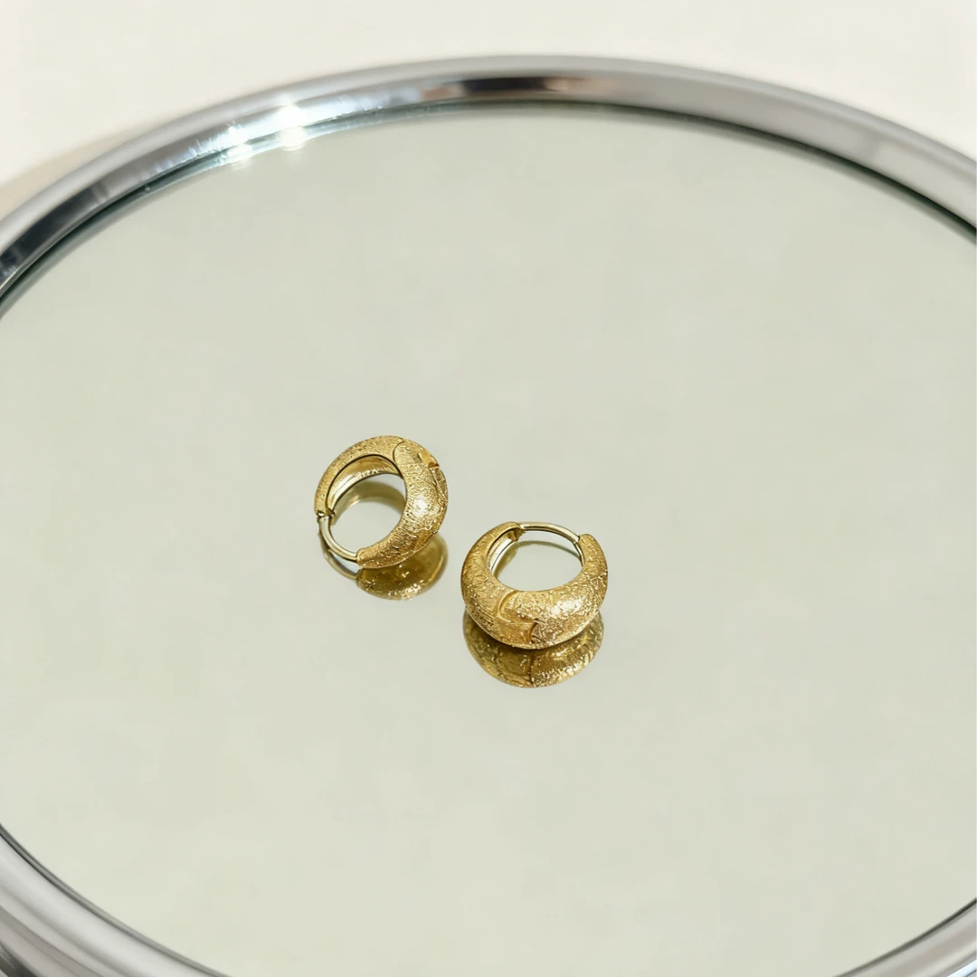 【越美丽】--V金意大利拉丝精工质感高级极简耳饰xmx1308