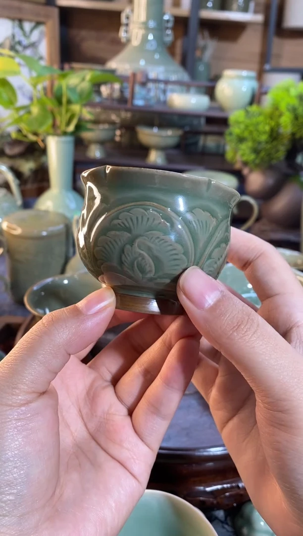 【闪购商品】900031 外刻小花口高足杯1只
