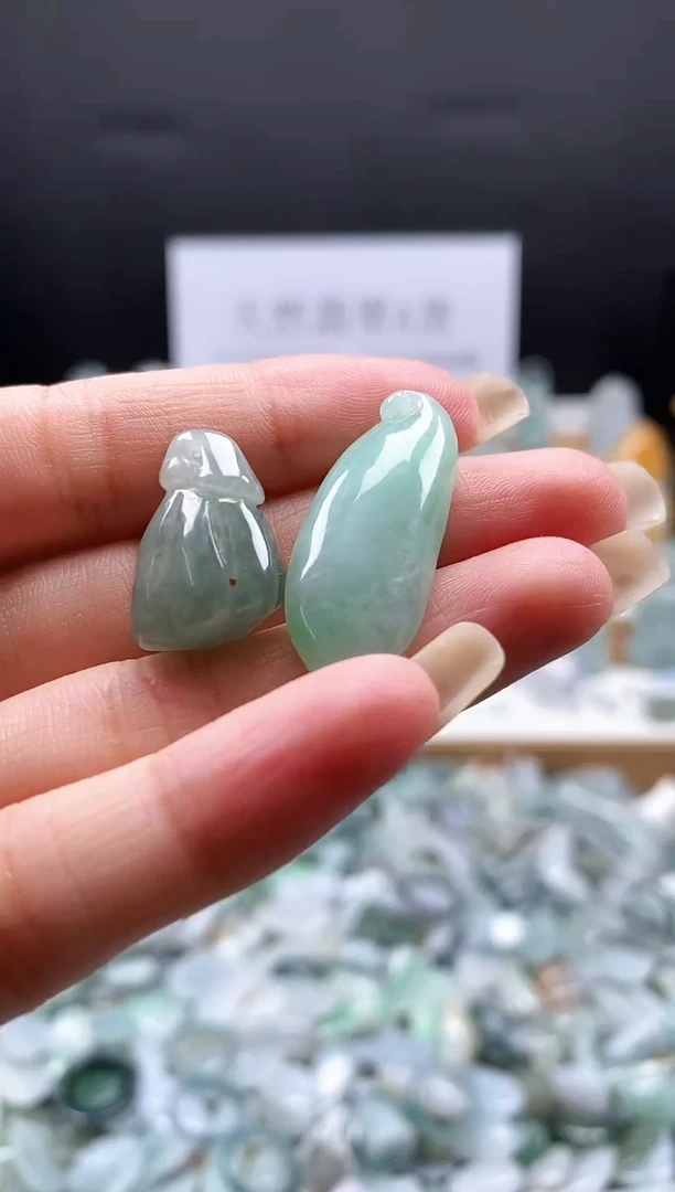 翡翠未镶嵌吊坠(不含链)45莲蓬 福瓜