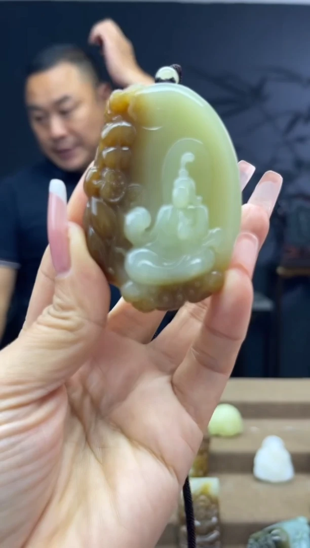 颈饰未镶嵌和田玉1