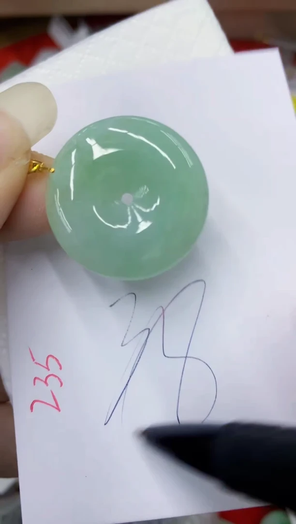 翡翠18K金镶嵌颈饰111111111111