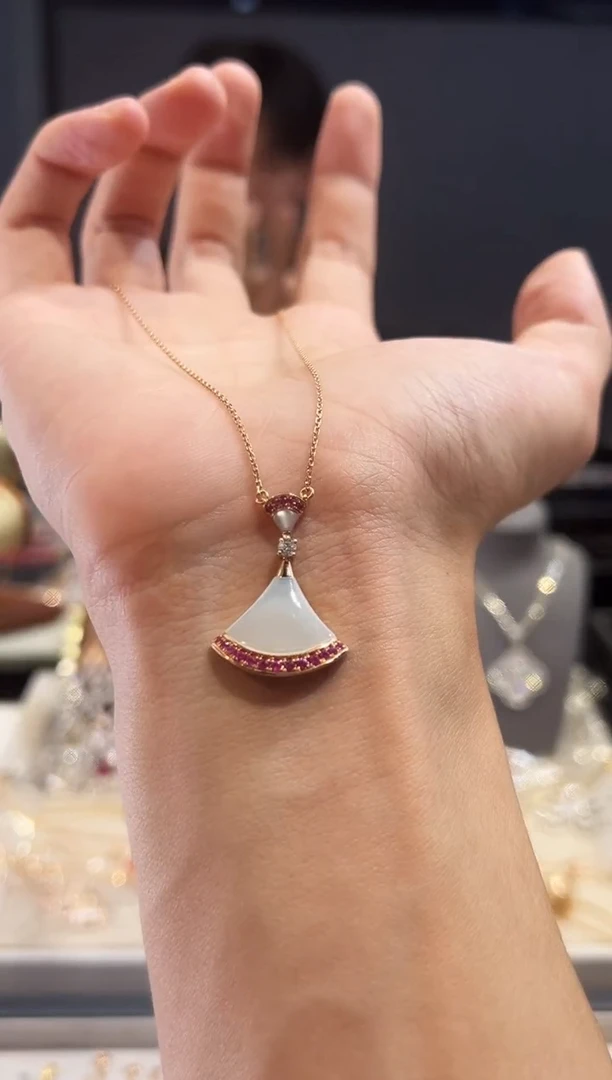 项链18K金镶嵌钻石满钻七夕款裙子项链