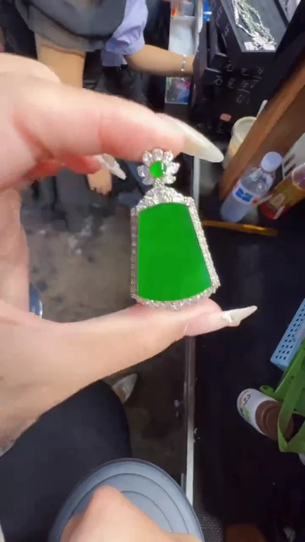 未镶嵌定制翡翠翡翠A货有轻微色差属于正常现象无事牌多样性发货1