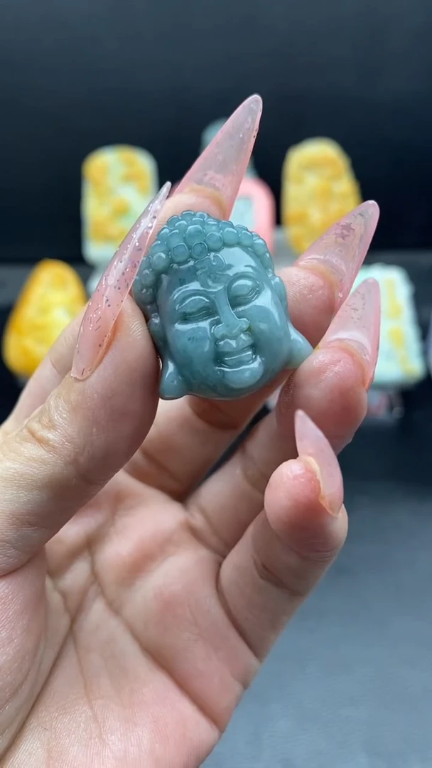翡翠未镶嵌颈饰挂件多样性
