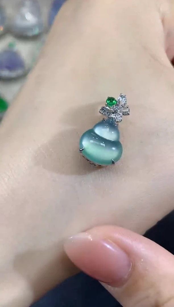 吊坠(不含链)18K金镶嵌翡翠C26翡翠