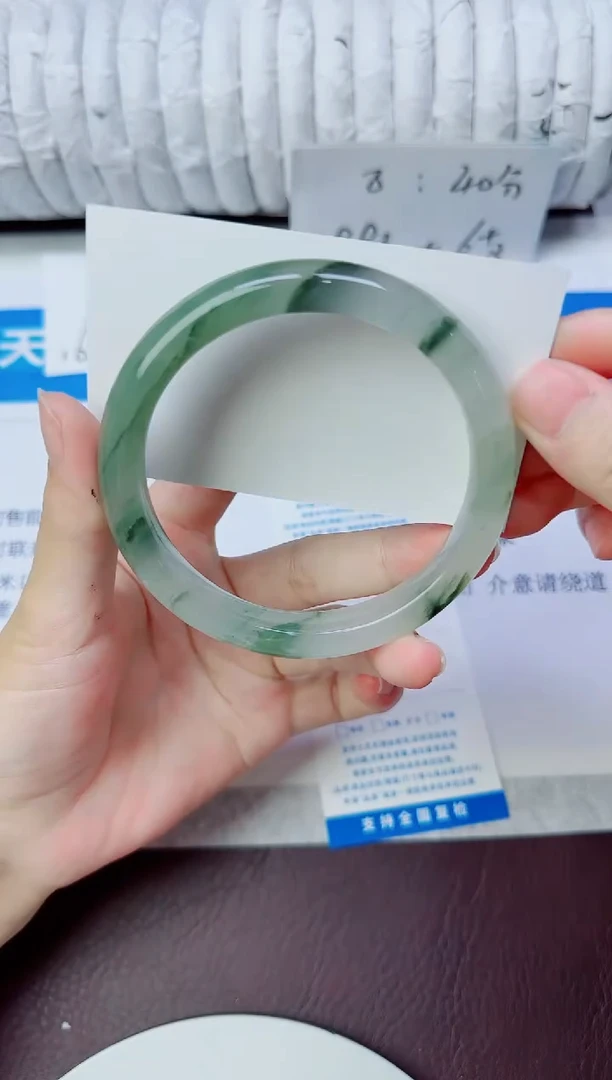 石英质玉手镯未镶嵌38/64.8