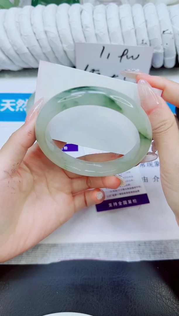 未镶嵌手镯石英质玉178/65