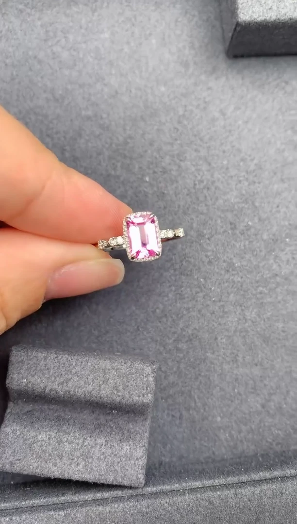 彩色蓝宝石戒指18K金镶嵌1.2ct 粉蓝宝戒指 GA