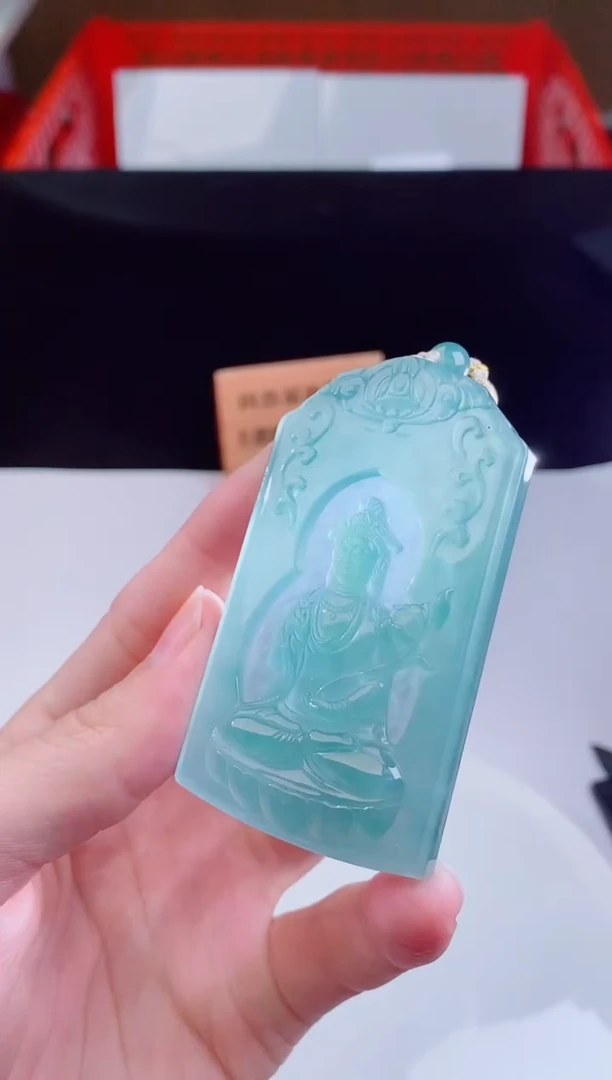 颈饰未镶嵌翡翠   ·