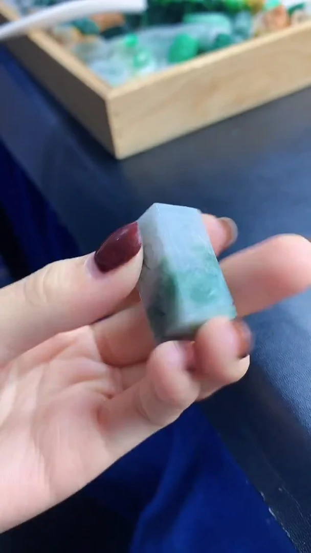 颈饰未镶嵌翡翠天然缅甸翡翠A货