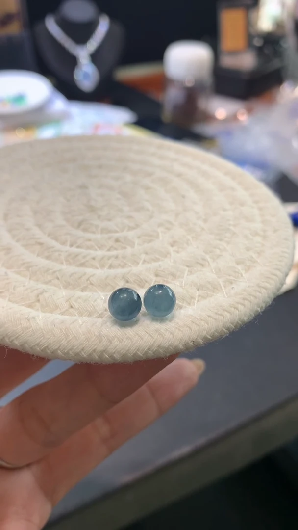 未镶嵌定制翡翠不****D6.9卡珠子2个