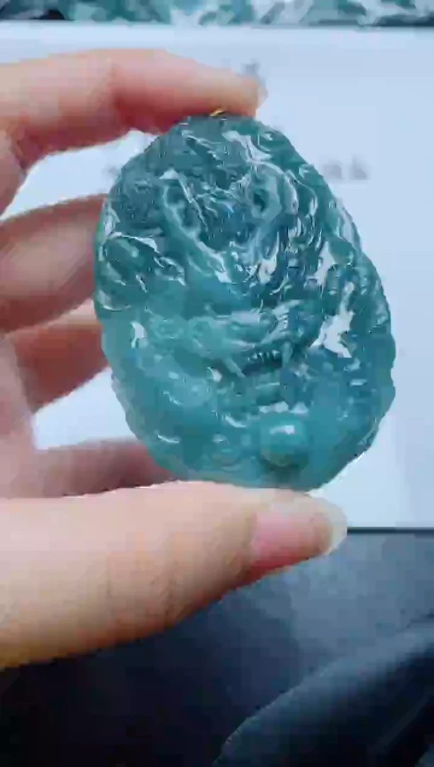 翡翠未镶嵌颈饰