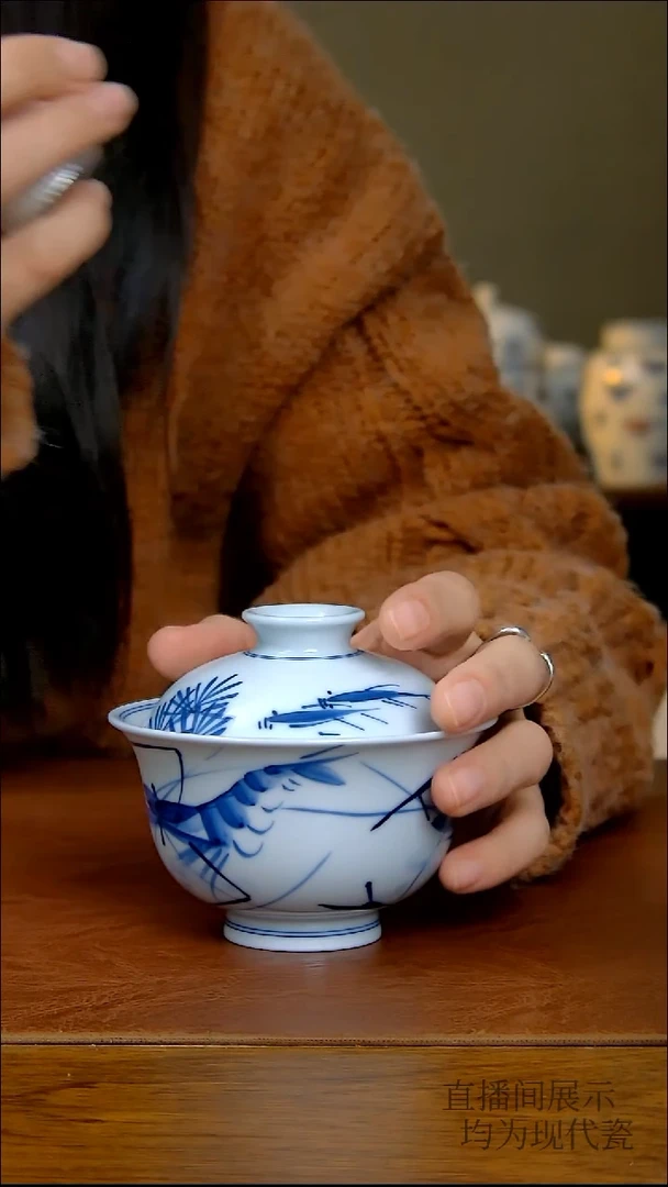 其他瓷写意虾趣两才盖碗