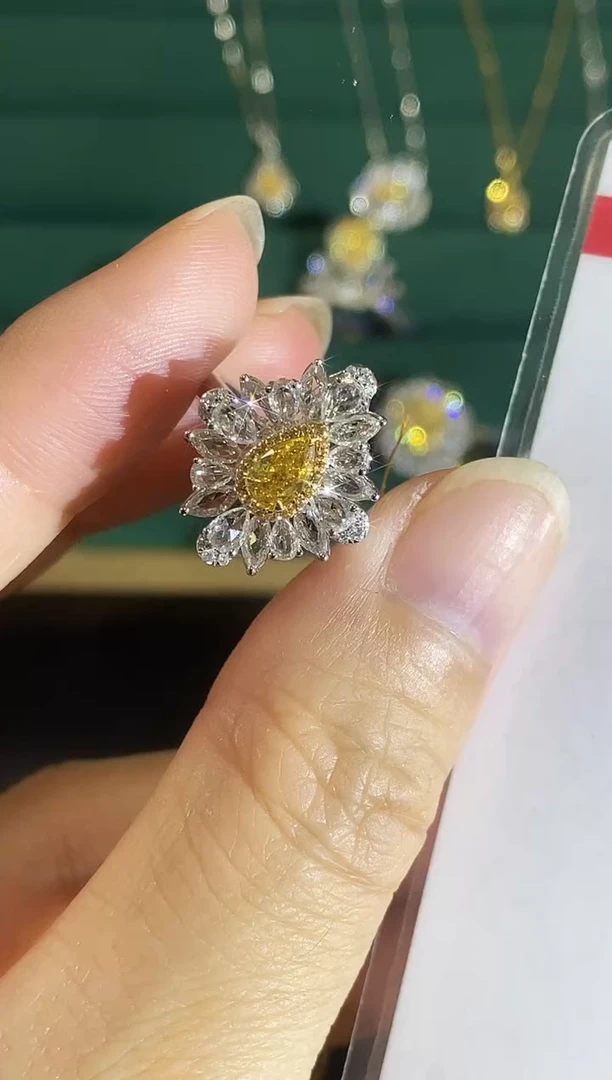 18K金镶嵌戒指钻石000