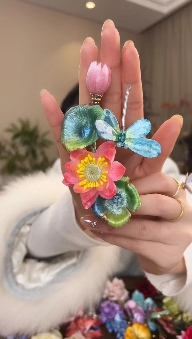 刺绣绿色荷花边夹