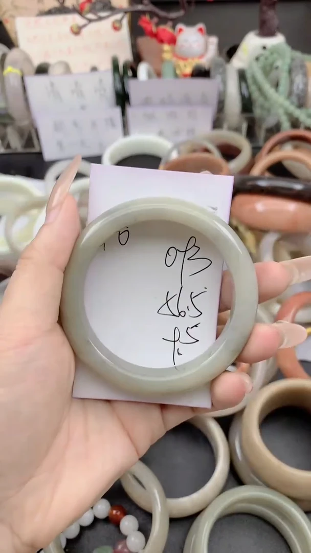 未镶嵌手镯石英质玉093