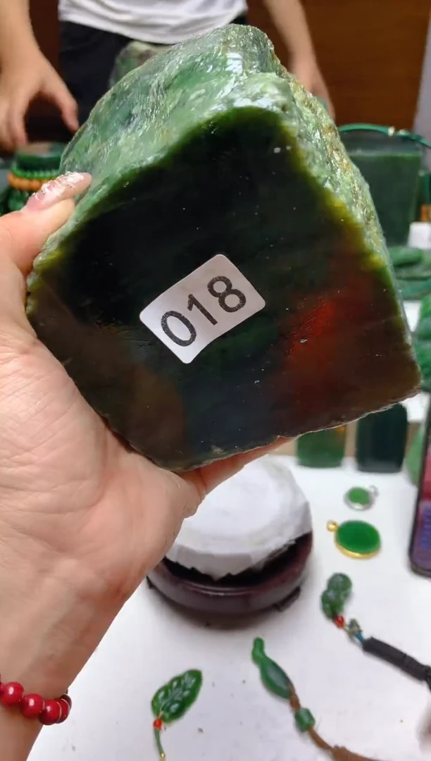 未镶嵌和田玉（碧玉）珠宝半成品1