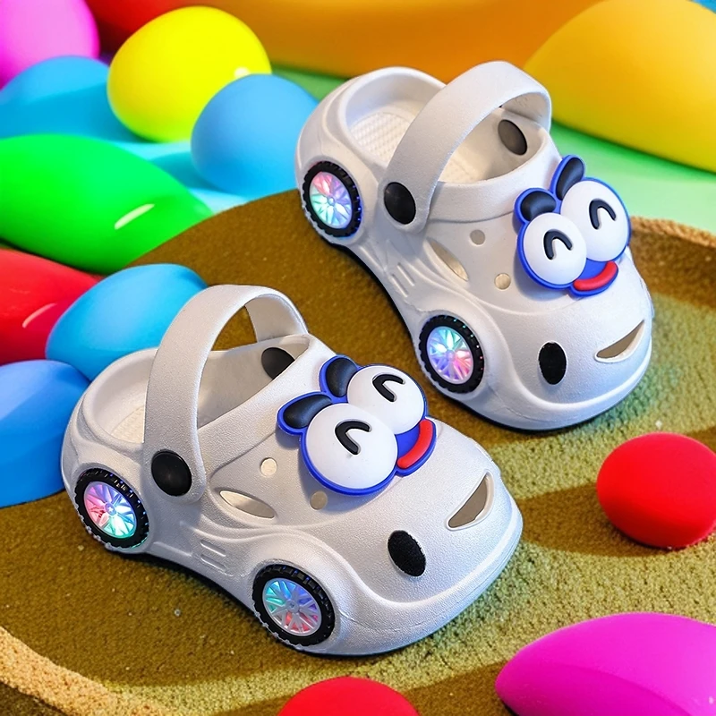 儿童拖鞋男童夏季外出防滑亮灯凉鞋小男孩汽车发光女童宝厚底洞洞