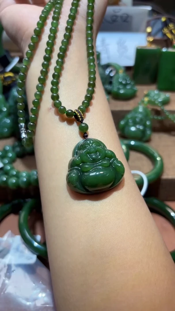 颈饰未镶嵌和田玉（碧玉）1