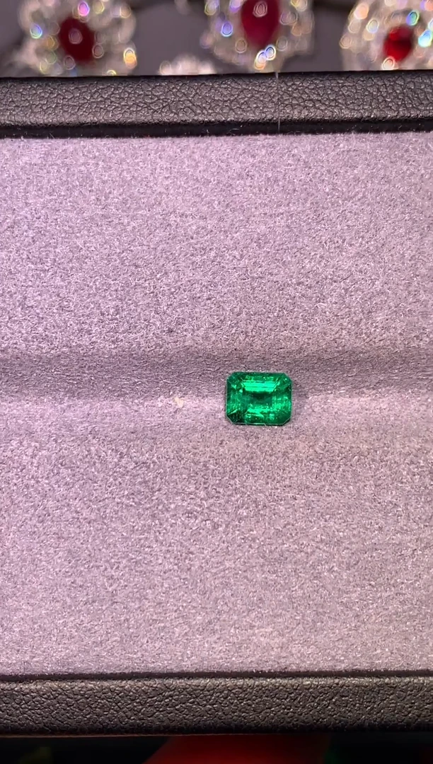 裸石祖母绿0.95ct赞比亚VVG微油VB吉尔德