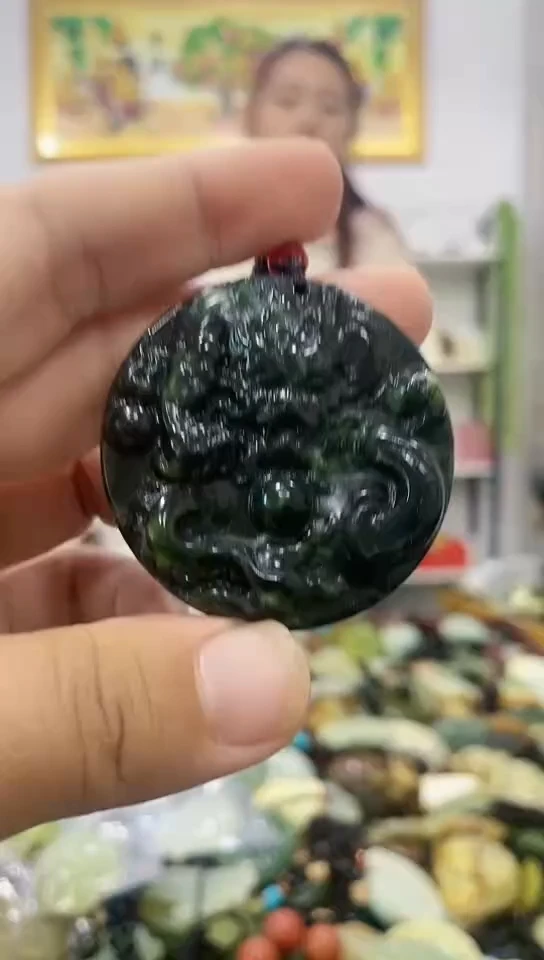 未镶嵌蛇纹石玉挂件