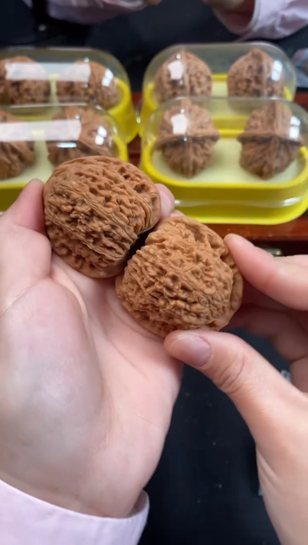 把件文玩核桃南疆石42尺A144