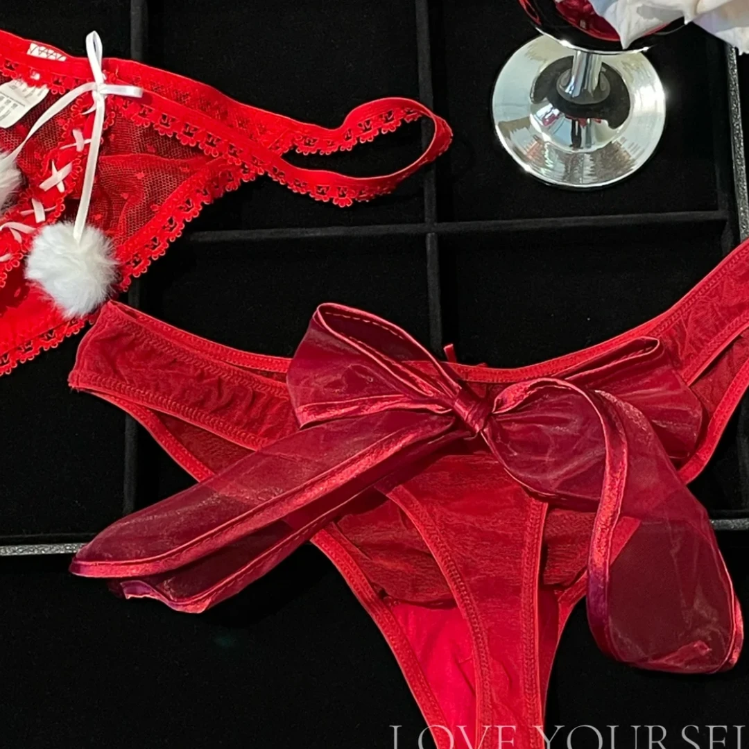 法式性感蕾丝本命年结婚内裤女圣诞主题毛球纯欲透气可爱女三角裤