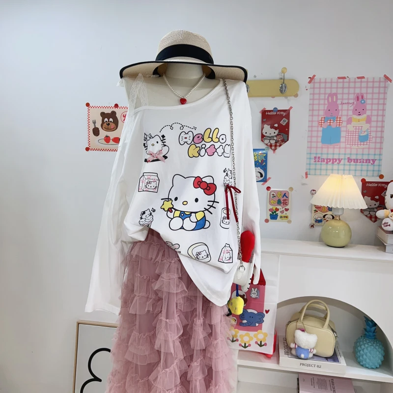 【钱呼呼】2025新款斜肩漏肩蕾丝绑带设计卡通印花宽松可爱T恤 女