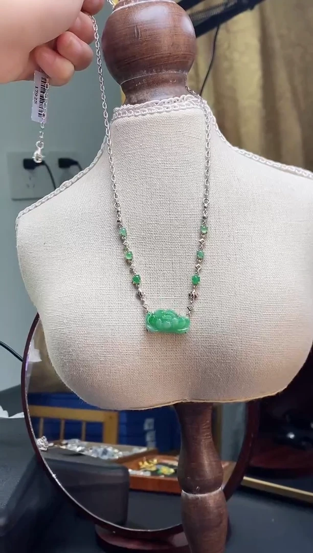 颈饰银S925镶嵌翡翠17925