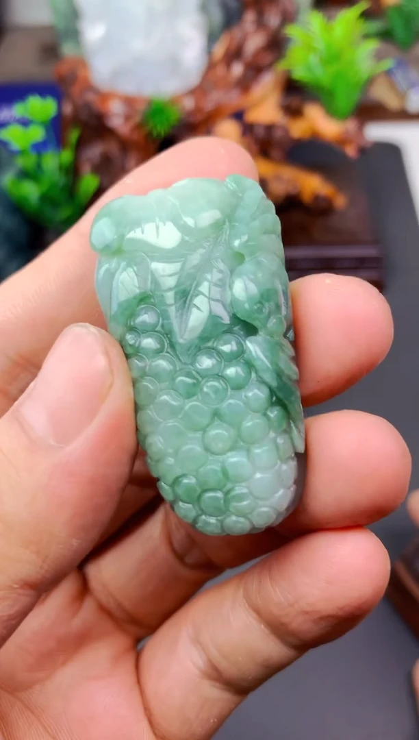 颈饰未镶嵌翡翠我***然葡萄