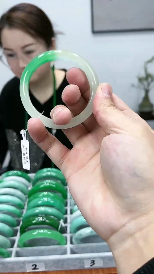 【闪购商品】砖雕s63 阳春白雪手镯 圈口56.3