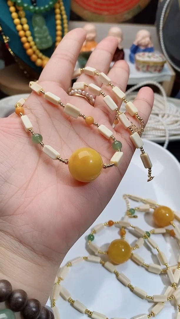 蜜蜡颈饰未镶嵌小*299一个小勇