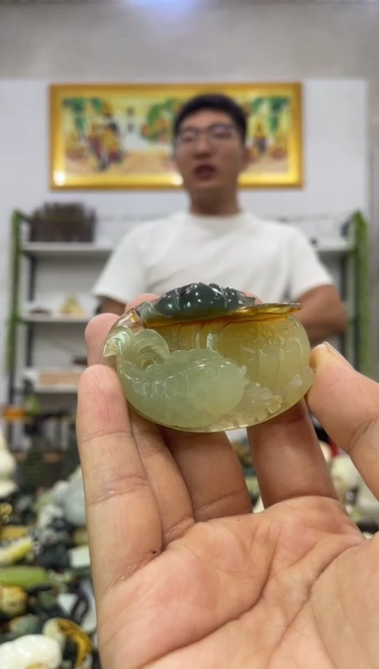 未镶嵌岫玉吊坠
