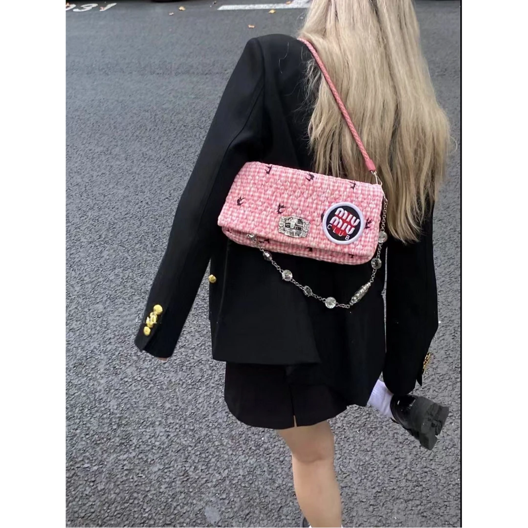 99新 MIU MIU/缪缪 【小考拉】miumiu 粉色勋章限定单肩包（降价版）