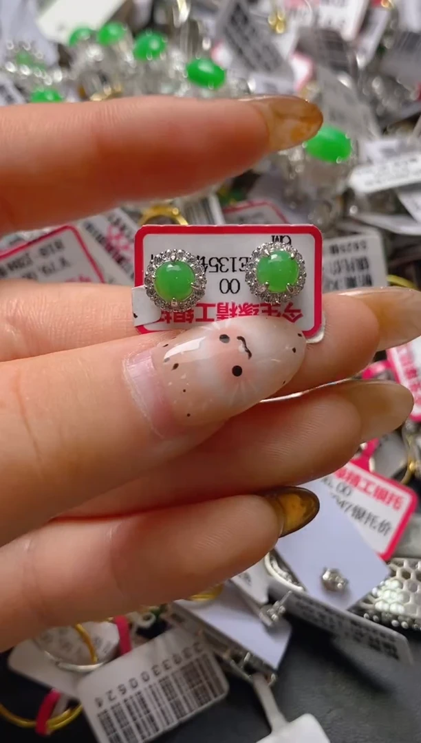 未镶嵌戒指翡翠百内无证书