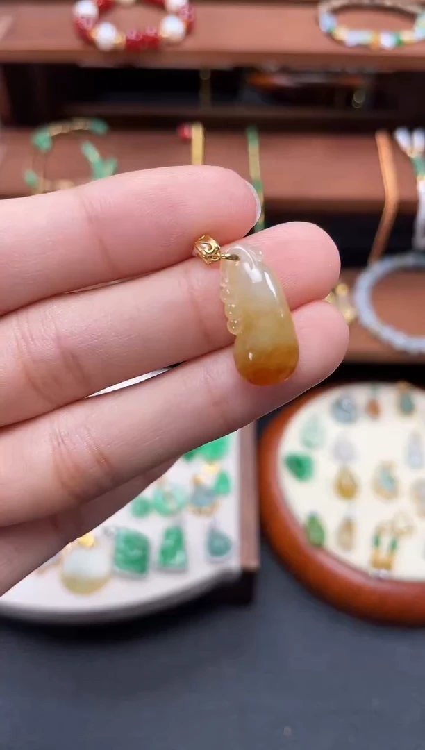 【闪购商品】翡翠吊坠(不含链)18K金镶嵌一个  JK483