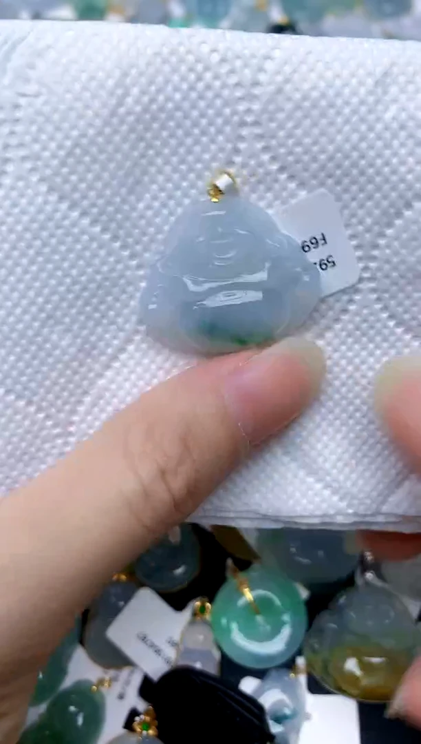 颈饰18K金镶嵌翡翠天然A货翡翠