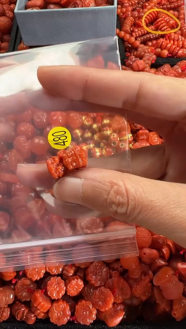 【闪购商品】南红玛瑙颈饰未镶嵌1