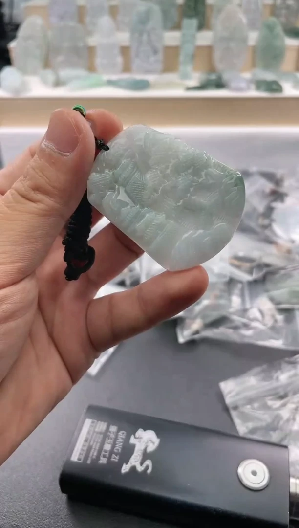 翡翠未镶嵌颈饰..../5/24/ 96